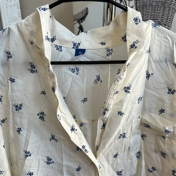 Button up - Picture 2 of 4